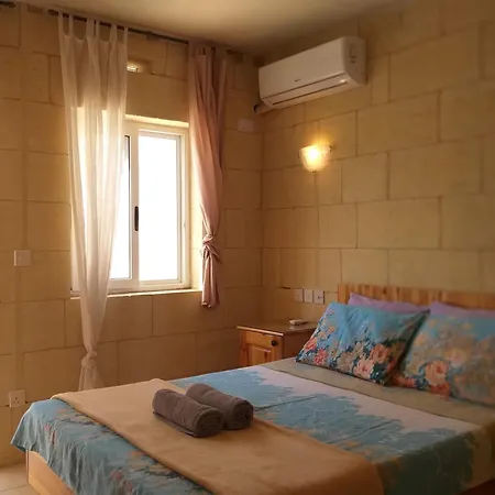 Business By Happy&healthy Gozo Bed & Breakfast